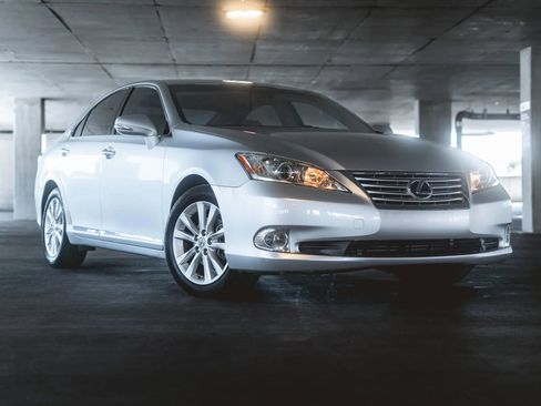 Used 2010 Lexus ES 350 ES 350 Sedan 4D image 1