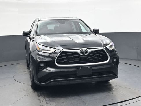Used 2023 Toyota Highlander L image 5