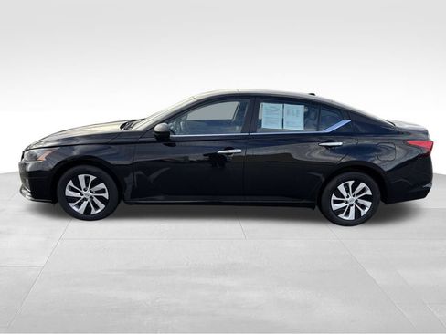 Used 2025 Nissan Altima 2.5 S image 3