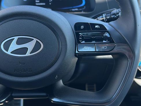 Certified 2025 Hyundai Elantra Sport image 25