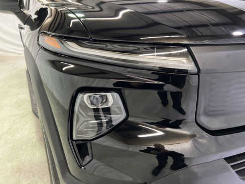 Used 2024 Chevrolet Silverado EV W/T image 5