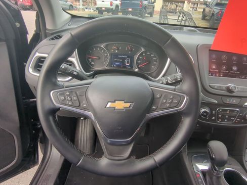 Used 2025 Chevrolet Trax RS w/ Driver Confidence Package image 11