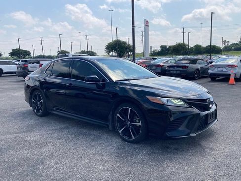 Used 2019 Toyota Camry XSE w/ Driver Assist Package FWD image 3
