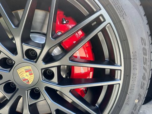 Used 2026 Porsche Cayenne GTS AWD/4WD image 16