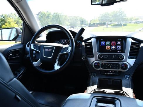 Used 2017 GMC Yukon SLT w/ Premium Edition AWD/4WD image 20