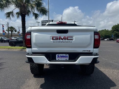 Used 2025 GMC Canyon AT4 AWD/4WD image 4