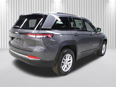 New 2026 Jeep Grand Cherokee Laredo X image 3