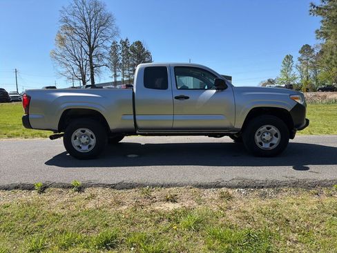 Used 2021 Toyota Tacoma SR image 6