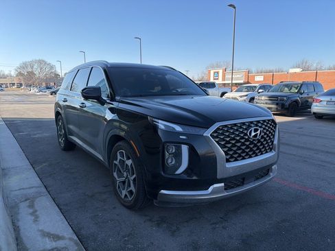 Used 2022 Hyundai Palisade Calligraphy image 3