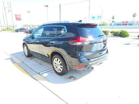 Used 2019 Nissan Rogue SV image 6