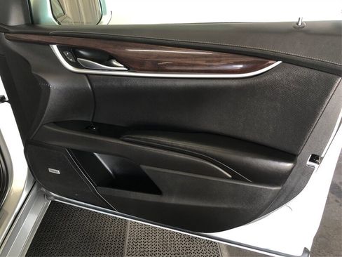 Used 2017 Cadillac XTS Luxury image 28