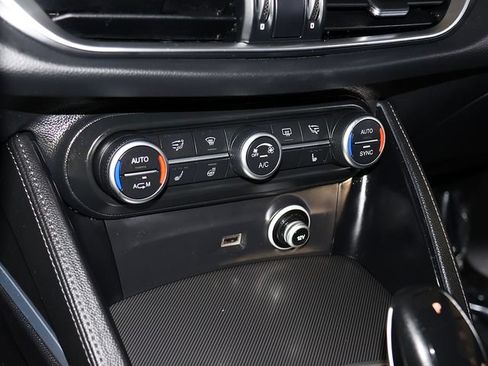 Used 2019 Alfa Romeo Stelvio Ti Sport w/ Quick Order Package 22S Sport AWD/4WD image 20
