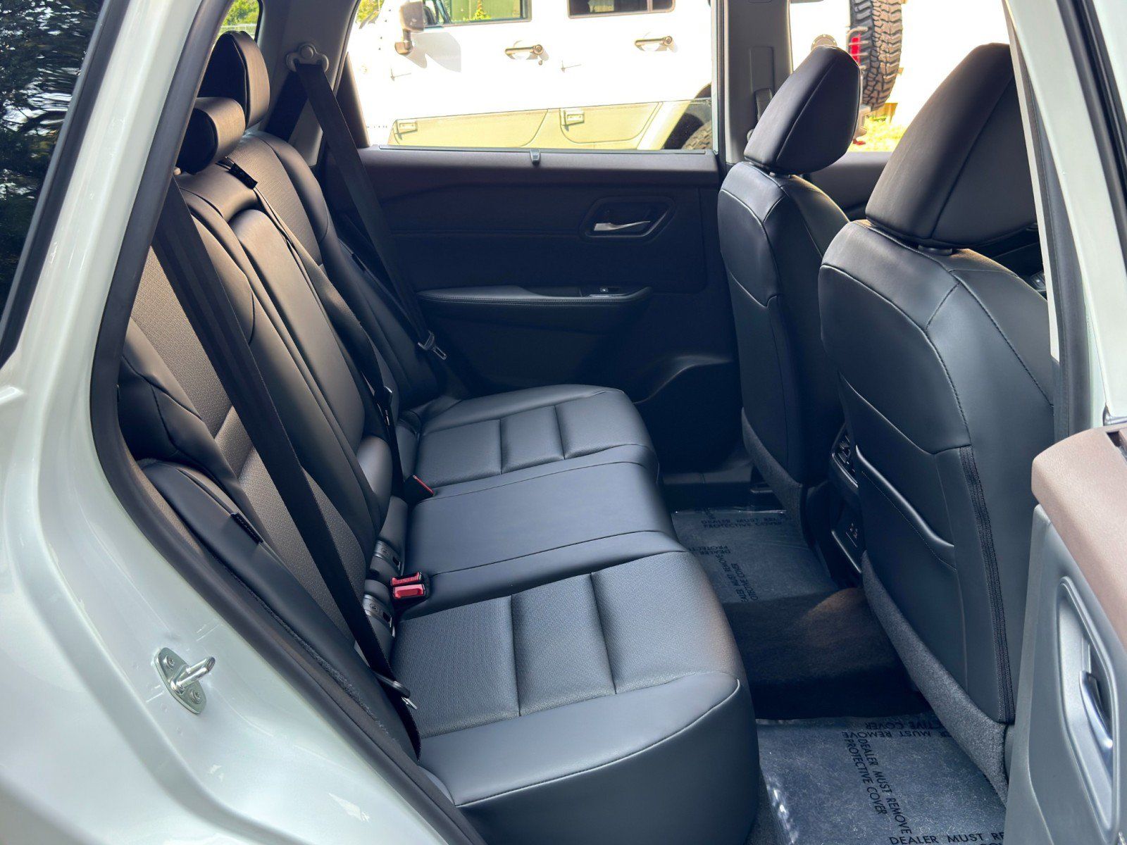 Used 2023 Nissan Rogue SV w/ SV Premium B Package FWD image 34