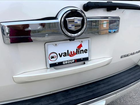 Used 2009 Cadillac Escalade ESV image 9