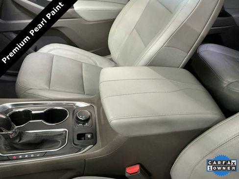 Used 2021 Chevrolet Traverse Premier image 28