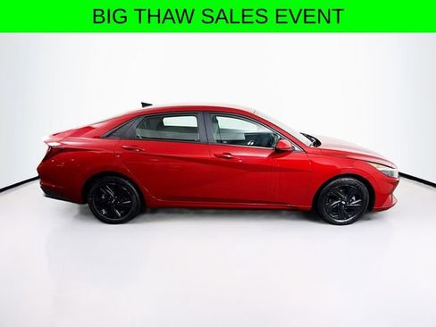 Used 2023 Hyundai Elantra SEL w/ Preferred Accessory Package image 8