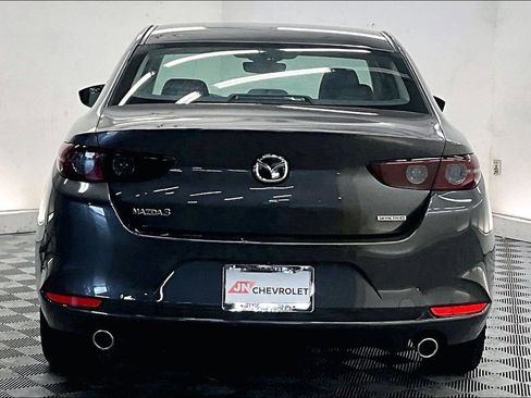 Used 2021 MAZDA MAZDA3 s FWD image 3