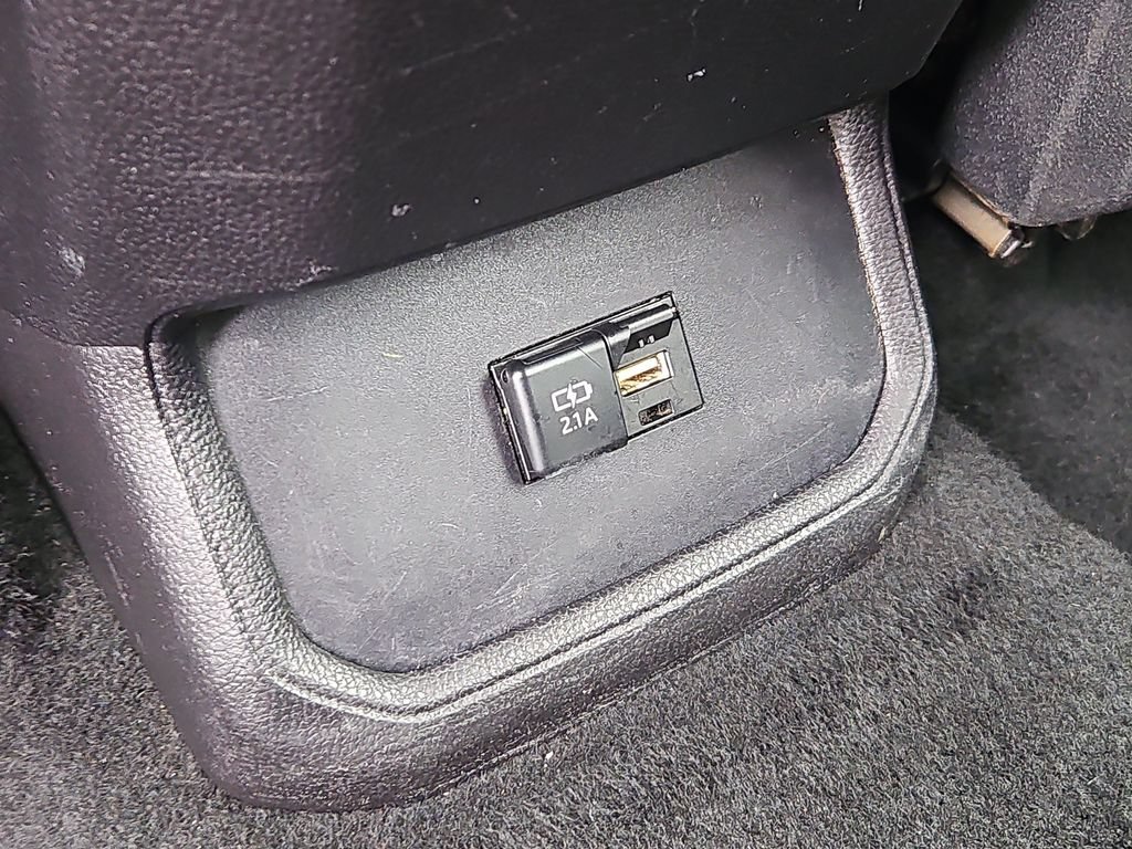 Used 2021 Toyota Highlander XLE AWD/4WD image 19