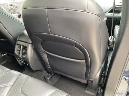 Used 2019 Jeep Cherokee Limited AWD/4WD image 34