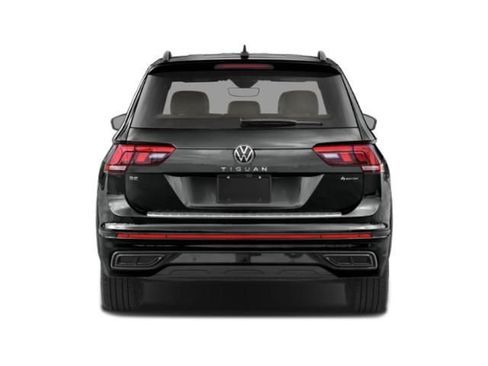 Used 2022 Volkswagen Tiguan SE R-Line image 5