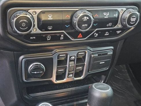 Used 2021 Jeep Gladiator Sport AWD/4WD image 25