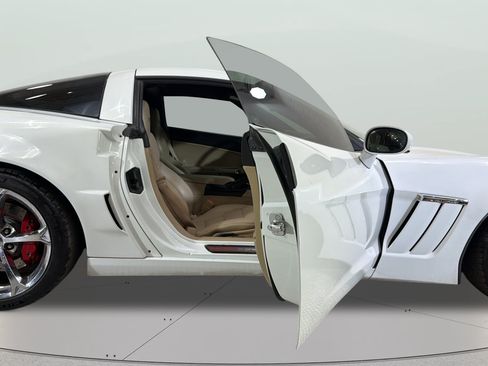 Used 2012 Chevrolet Corvette Grand Sport w/ 3LT Preferred Equipment Group RWD image 17