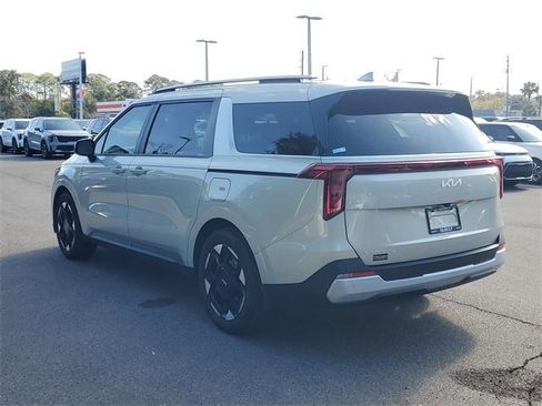 New 2026 Kia Carnival EX image 4