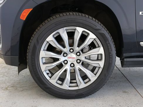 Used 2021 GMC Yukon Denali w/ Denali Ultimate Package AWD/4WD image 56