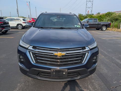 Used 2023 Chevrolet Traverse LT w/ Rear Camera Mirror Package AWD/4WD image 2