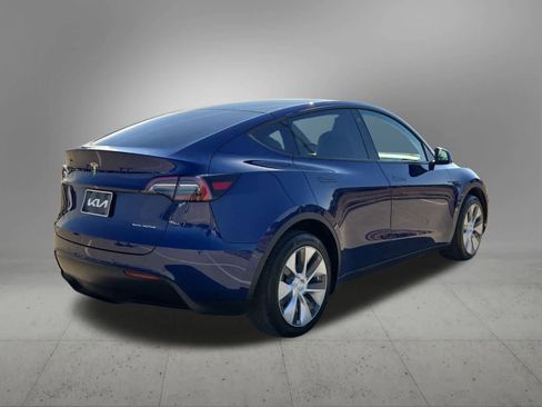 Used 2022 Tesla Model Y Long Range image 6