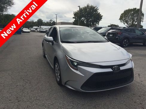 Used 2021 Toyota Corolla LE image 6