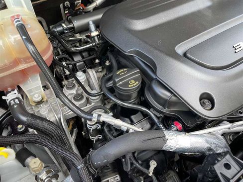 Used 2017 Chrysler Pacifica LX image 74