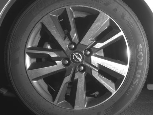 Used 2025 Nissan Versa SV image 12