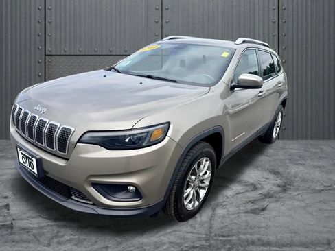 Used 2019 Jeep Cherokee Latitude Plus AWD/4WD image 7
