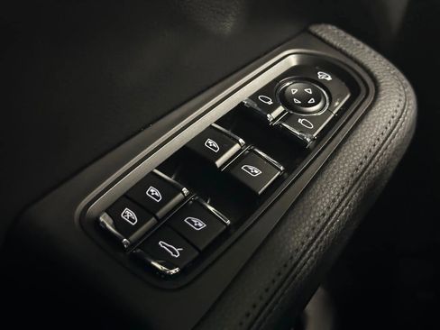 Used 2023 Porsche Macan S w/ Premium Package Plus image 34