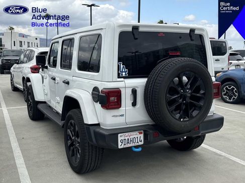 Used 2023 Jeep Wrangler Unlimited Sahara AWD/4WD image 11