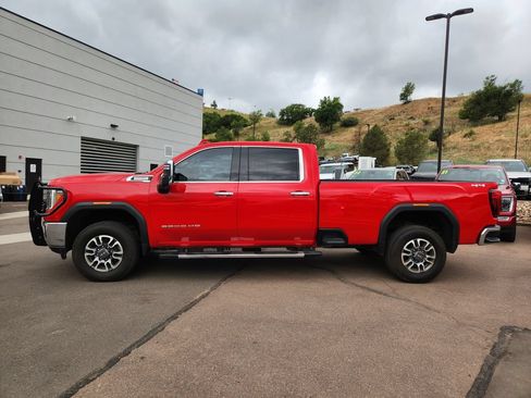 Used 2022 GMC Sierra 2500 SLT w/ SLT Convenience Package AWD/4WD image 4