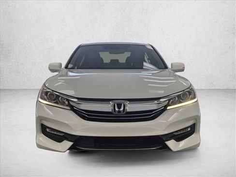 Used 2017 Honda Accord EX-L image 2