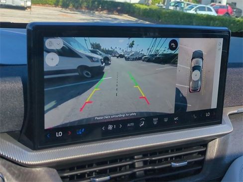 Certified 2025 Ford Explorer Platinum w/ Ultimate Package image 21