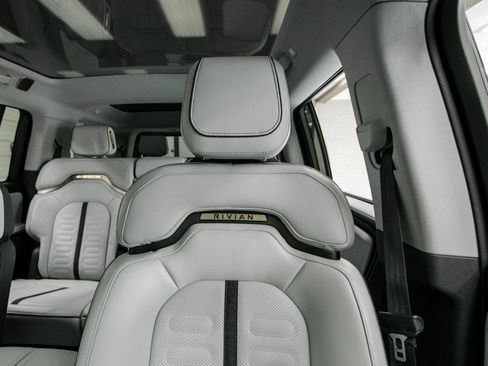 Used 2025 Rivian R1S Adventure Dual AWD/4WD image 20