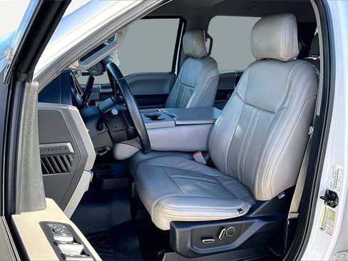 Used 2017 Ford F150 XLT w/ Equipment Group 302A Luxury image 26