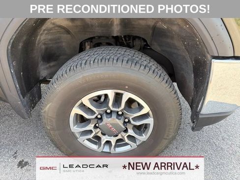 Used 2023 GMC Sierra 3500 Pro w/ Convenience Package AWD/4WD image 9
