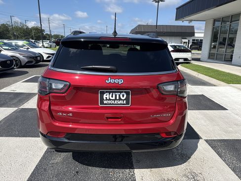 Used 2025 Jeep Compass Limited w/ Elite Group AWD/4WD image 4