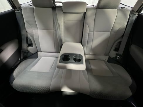 Used 2022 Subaru Outback Premium image 5