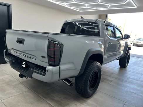 Used 2019 Toyota Tacoma TRD Off-Road AWD/4WD image 4