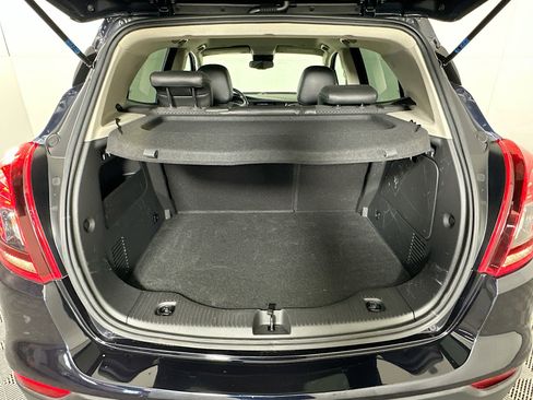 Used 2022 Buick Encore Preferred AWD/4WD image 26