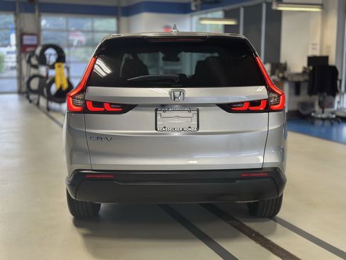 Used 2025 Honda CR-V EX image 5