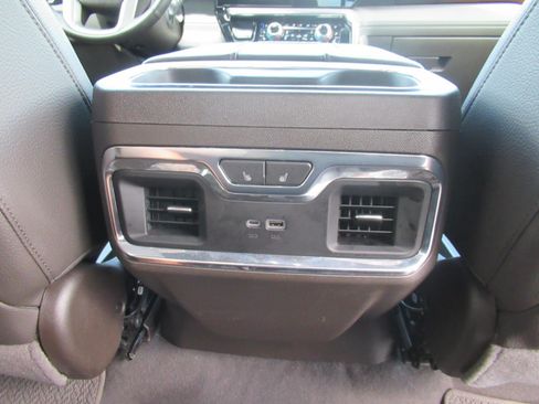 Used 2024 GMC Sierra 2500 Denali w/ Denali Reserve Package AWD/4WD image 36
