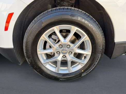 Used 2024 Chevrolet Equinox LT AWD/4WD image 9