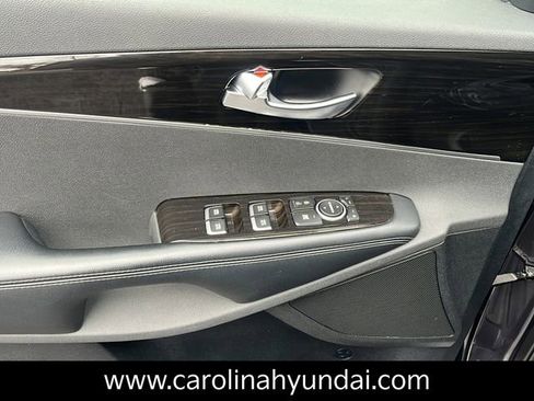 Used 2019 Kia Sorento EX image 16